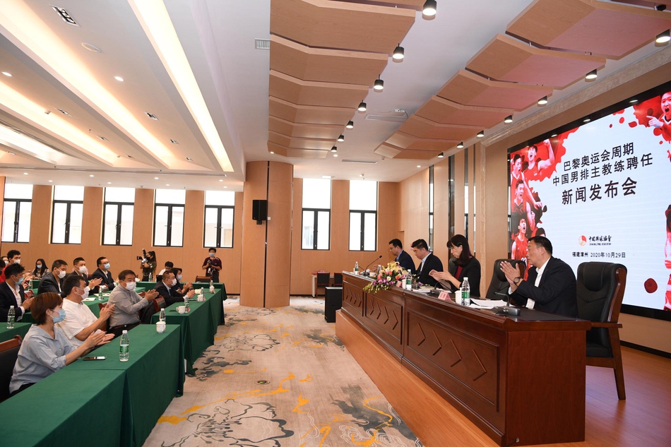 吴胜担任新一届中国男排主教练