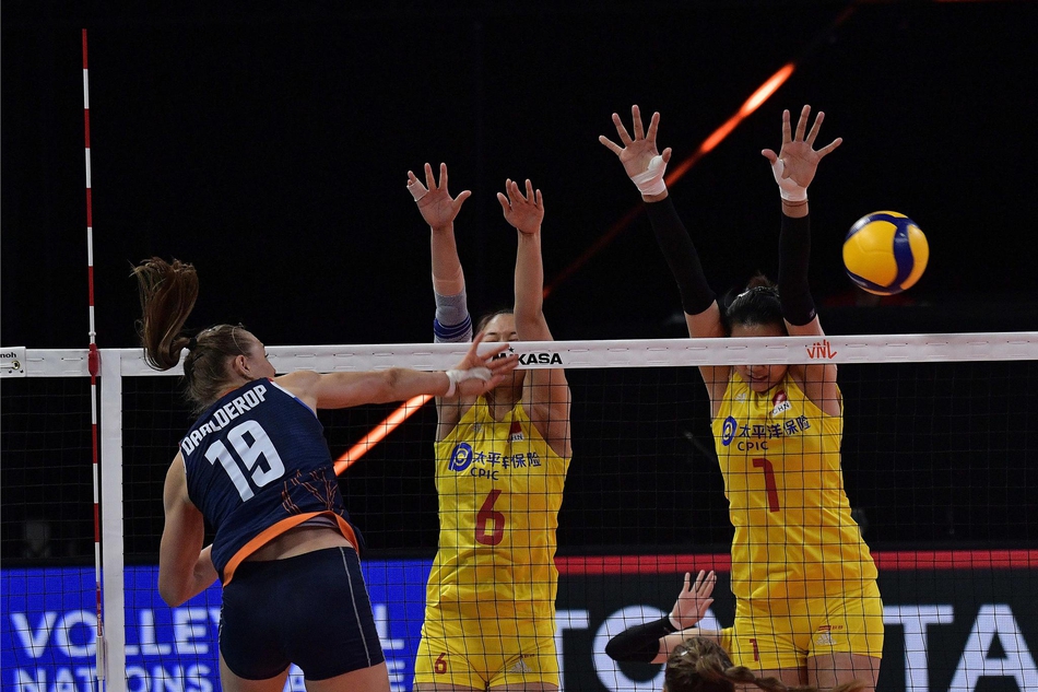 世联中国女排3-0荷兰女排