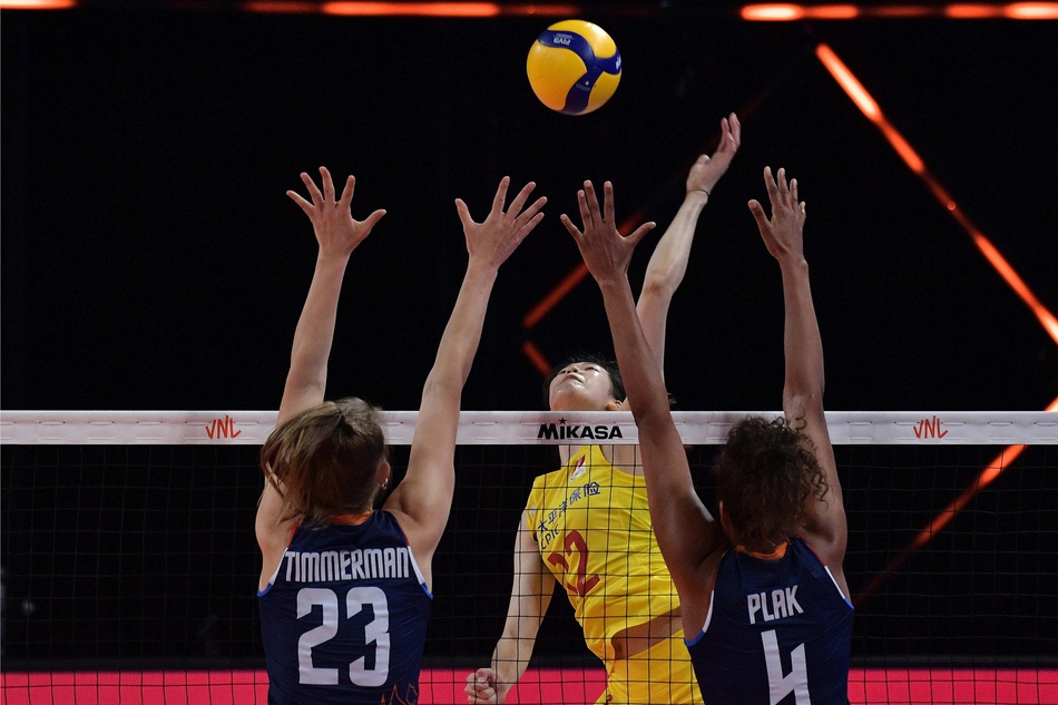 世联中国女排3-0荷兰女排