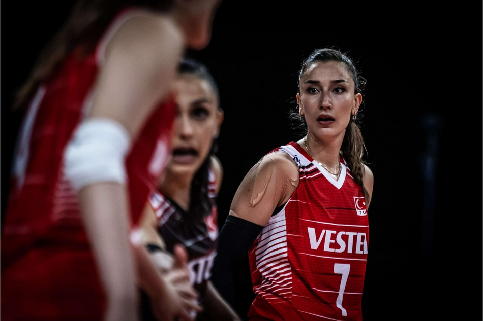 世联美国女排3-0土耳其进决赛