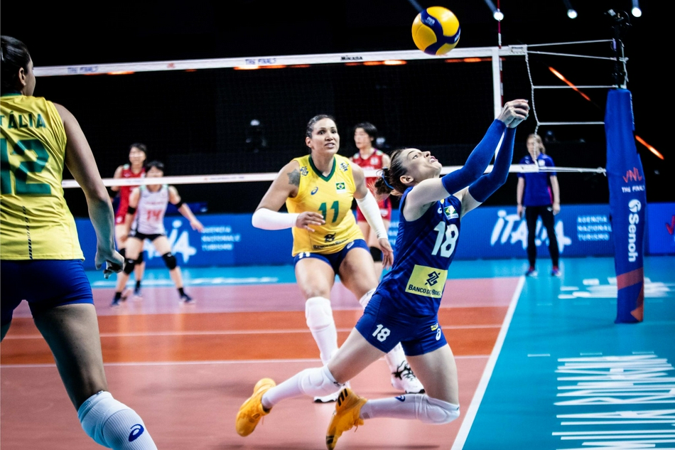 世联巴西女排3-1日本晋级决赛