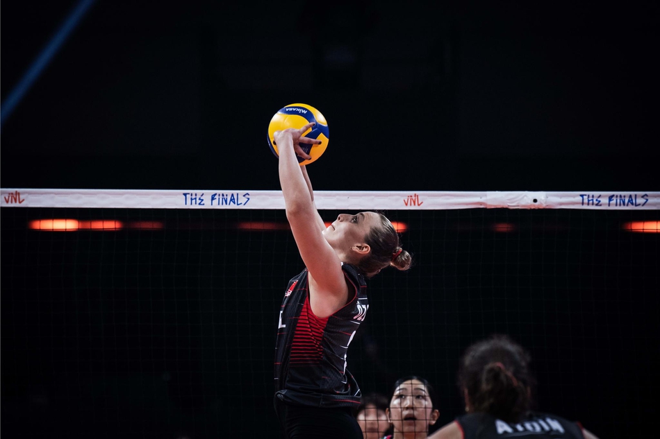 世联土耳其女排3-0日本夺季军