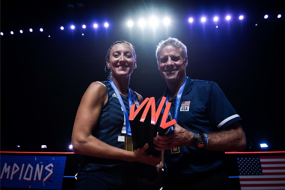 世联美国女排3-1逆袭巴西夺冠