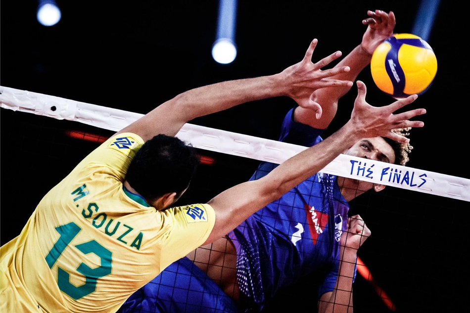 世联巴西男排3-0法国晋级决赛