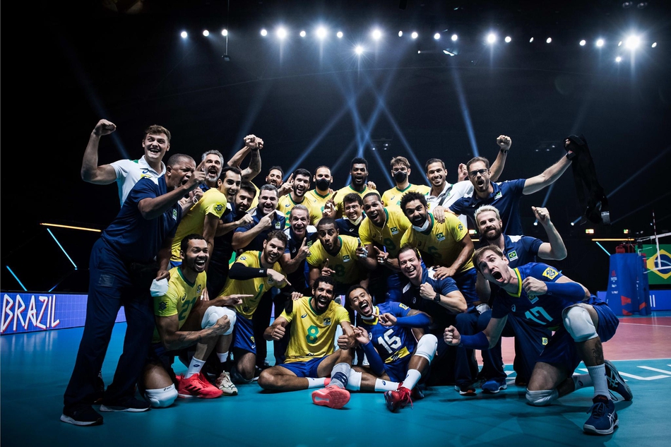 世联巴西男排3-0法国晋级决赛