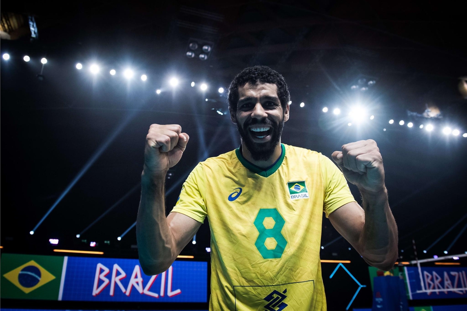 世联巴西男排3-0法国晋级决赛