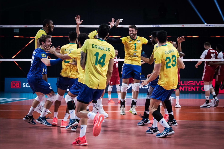 世联巴西男排3-1波兰夺冠