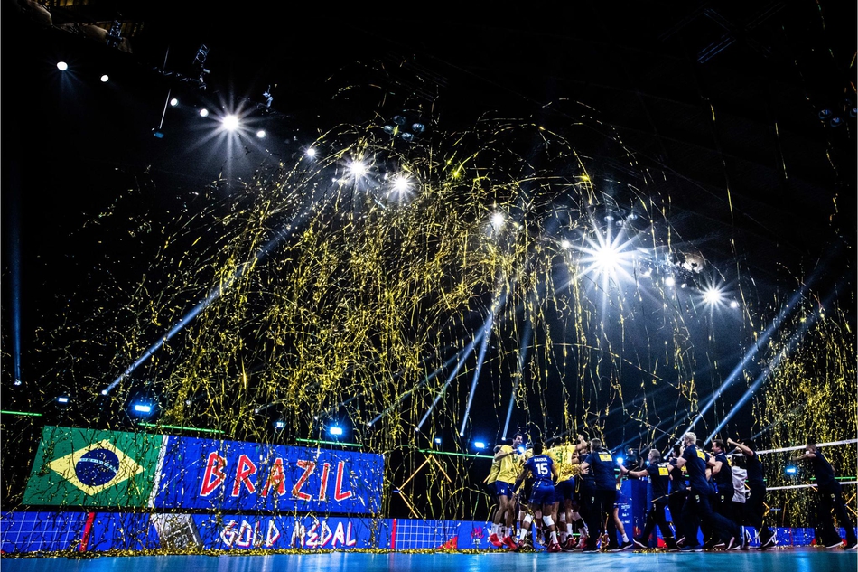世联巴西男排3-1波兰夺冠