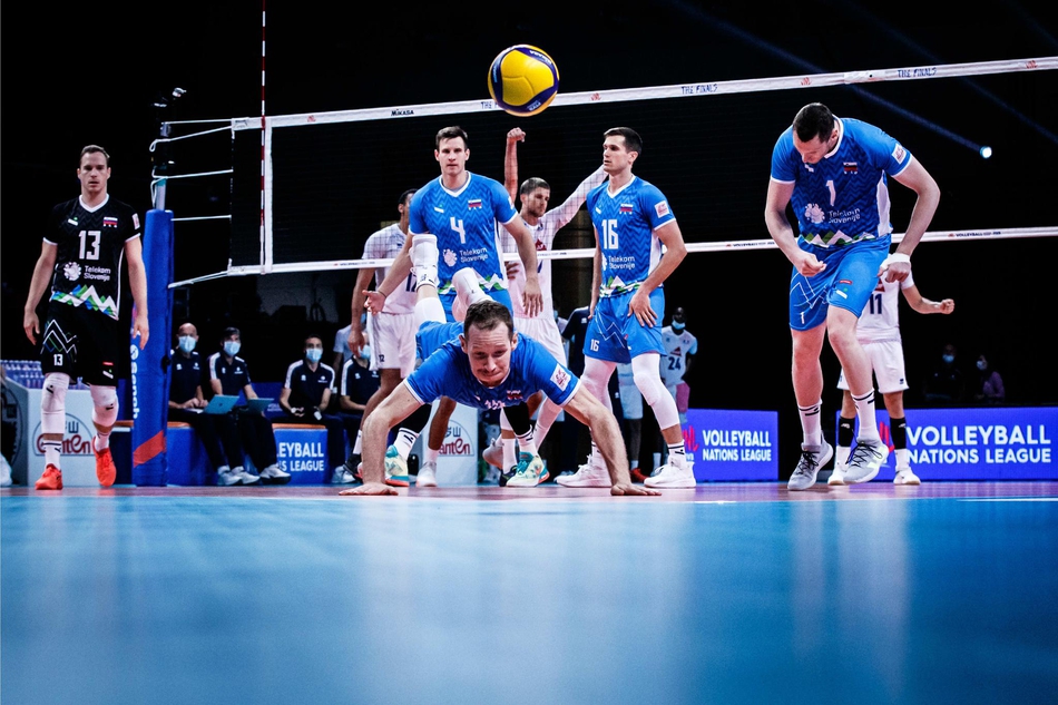 世联法国男排3-0斯洛文尼亚