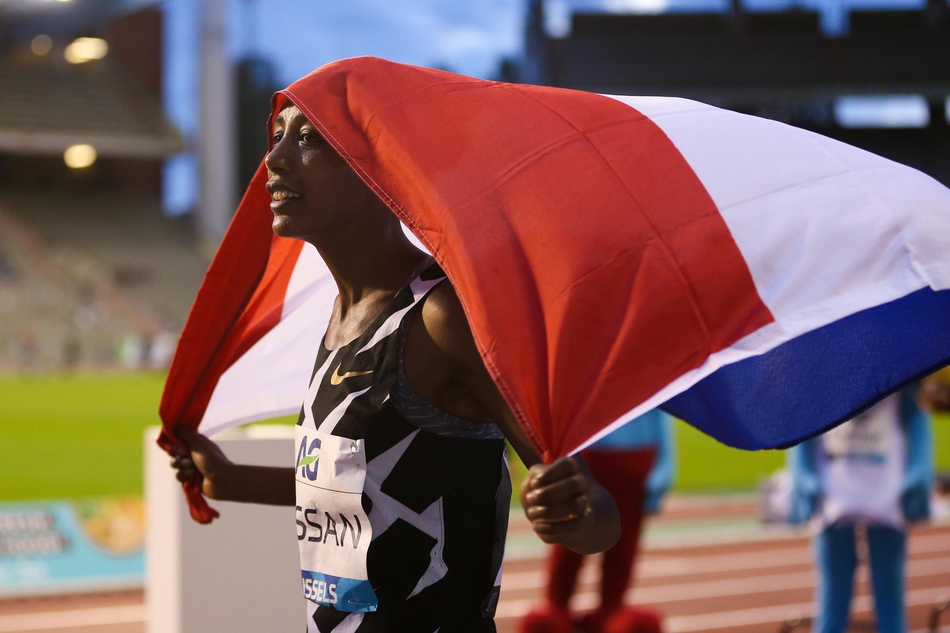 哈桑打破女子一小时跑世界纪录