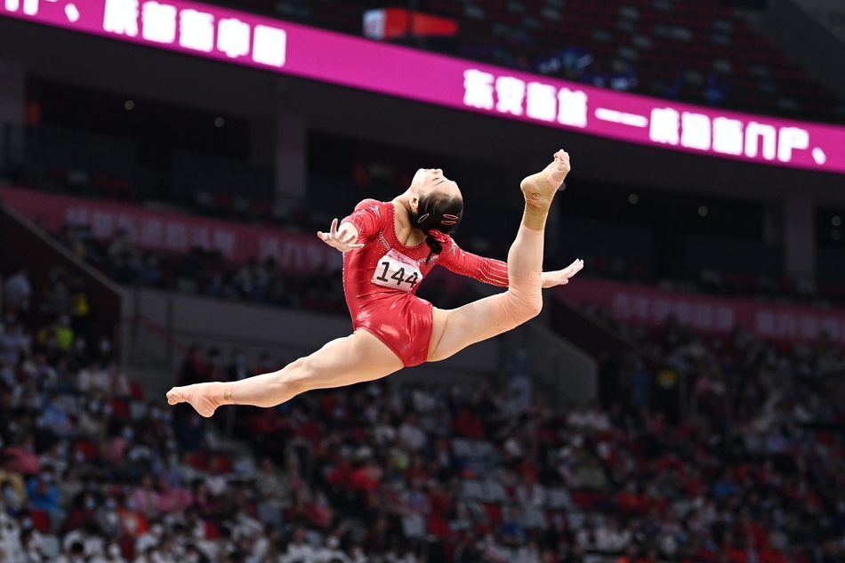 全锦赛芦玉菲夺得个人全能冠军