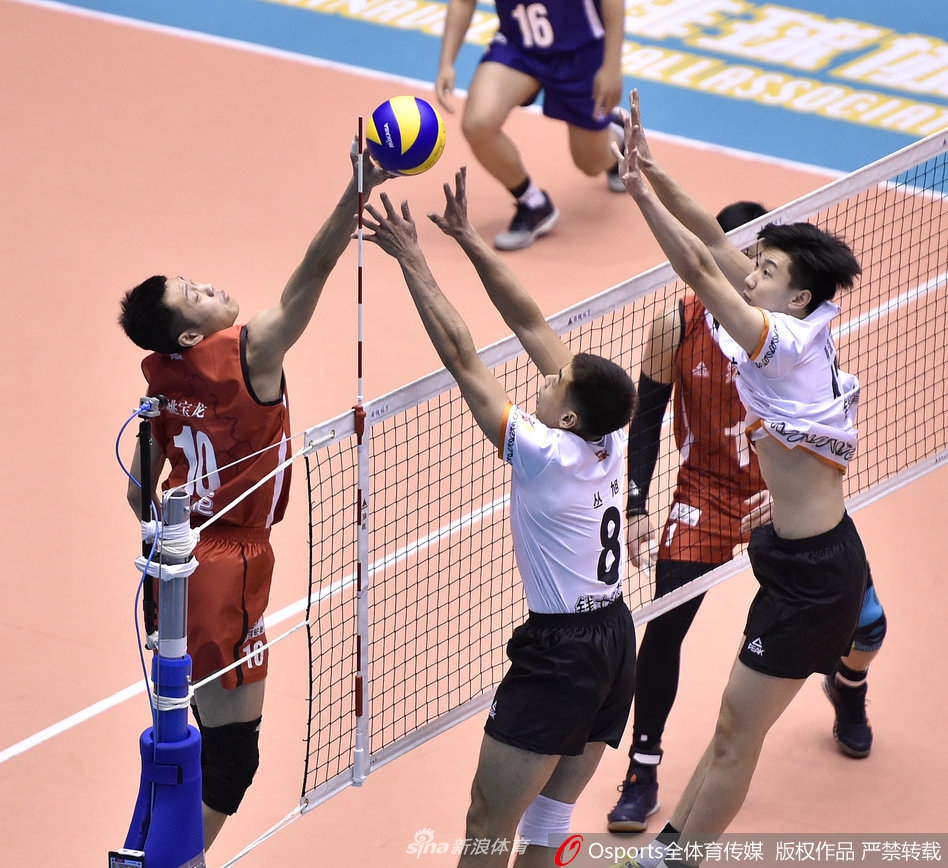 辽宁男排3-2河北男排刘亚男观战