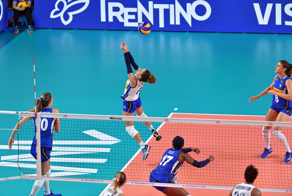 世联美国女排3-2意大利