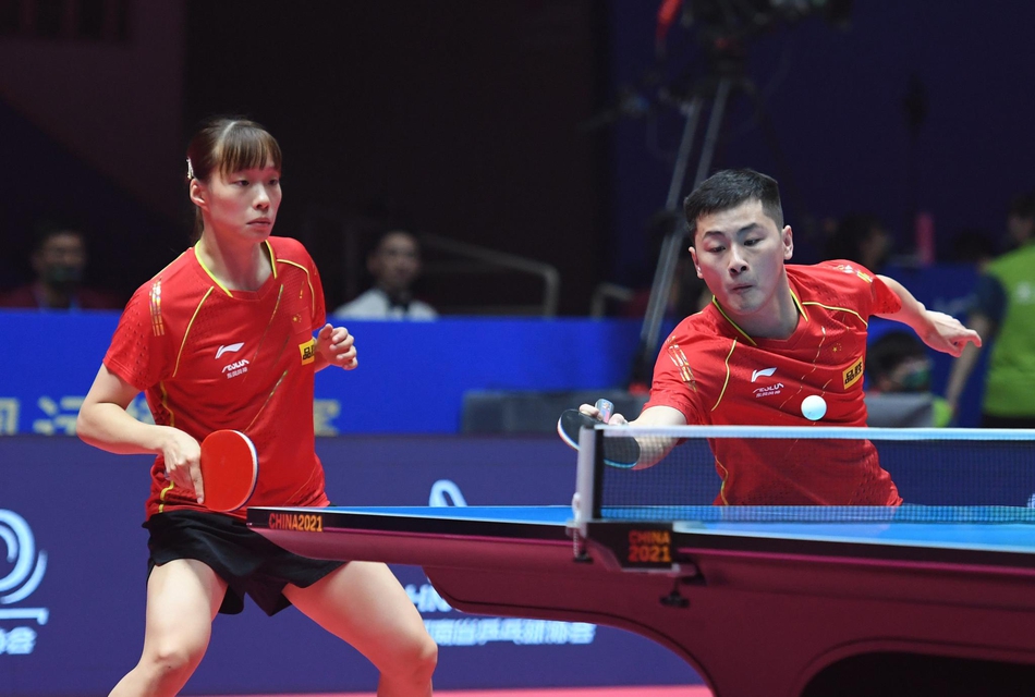 直通赛许昕/刘诗雯2-0郑培锋/石洵瑶