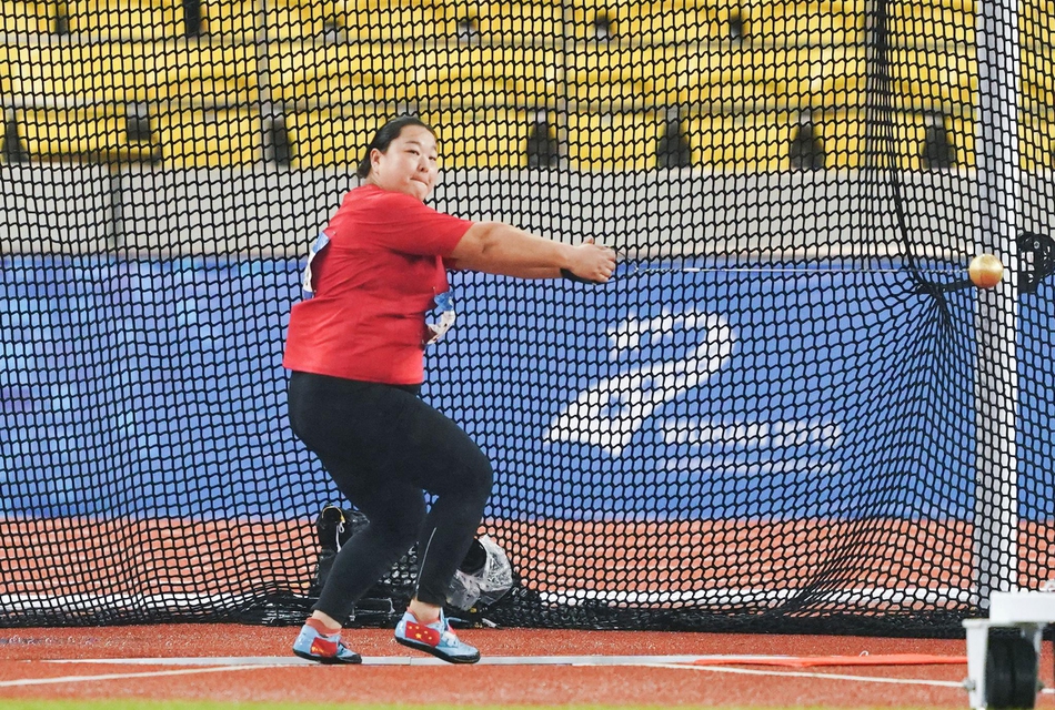 军运会女子链球王峥夺金