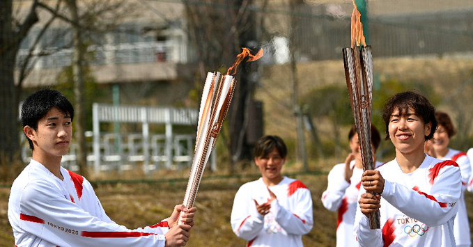 石原里美点燃火炬台日本女足首棒