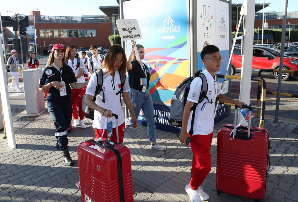 中国大学生体育代表团抵达意大利