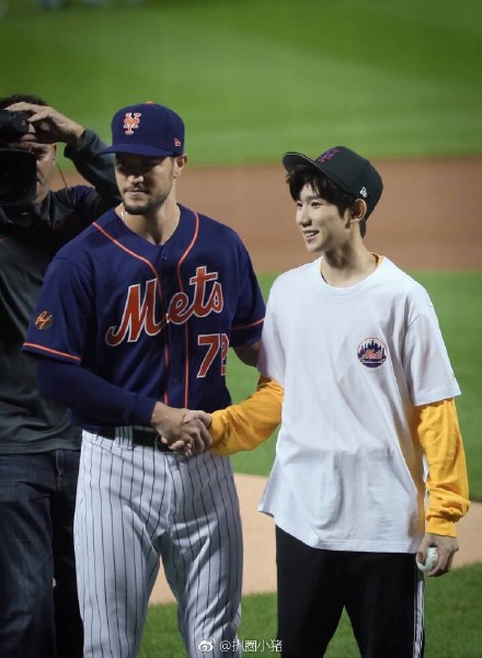 王源美职棒开球