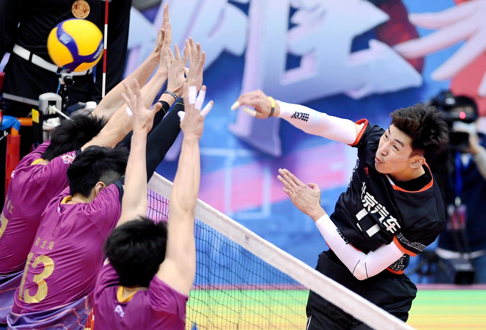 男排联赛首回合北京3-2上海