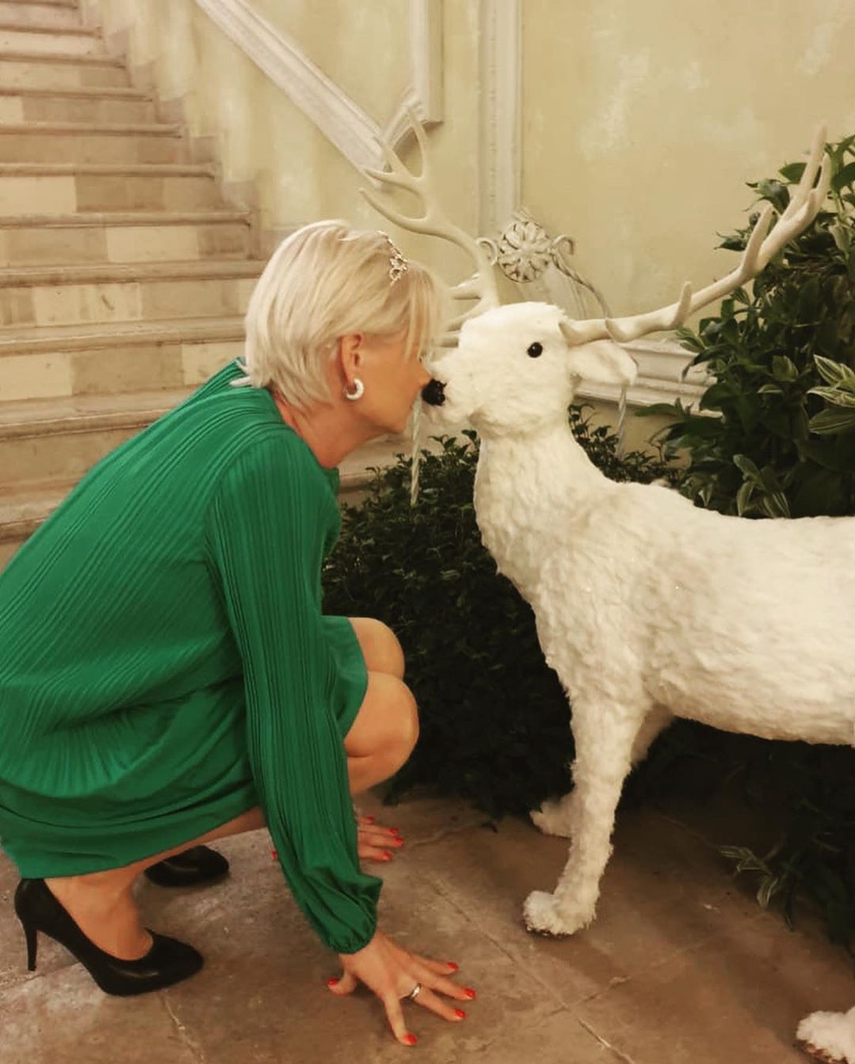 女人40霍尔金娜依旧美到没朋友