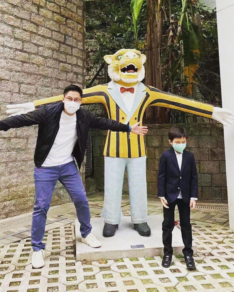 霍启刚带儿子游玩