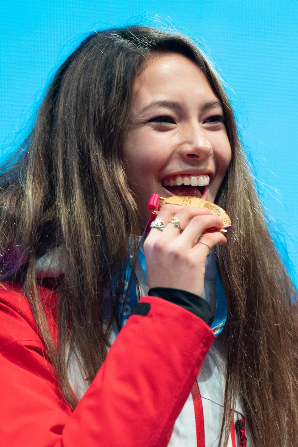 冬青奥会女子U型场地谷爱凌夺金