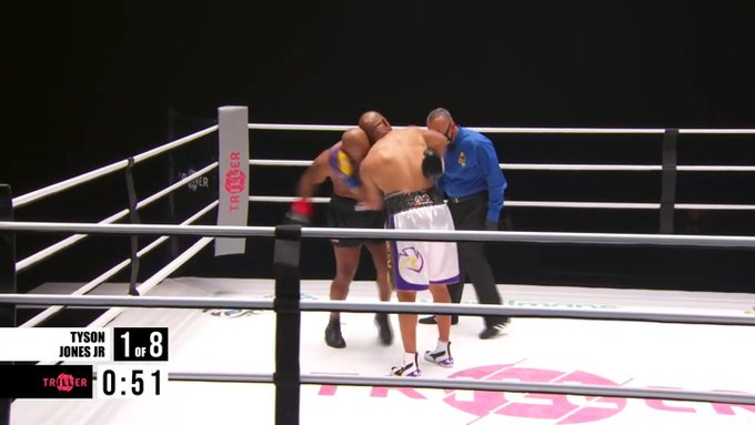 泰森重返拳坛打平小罗伊琼斯