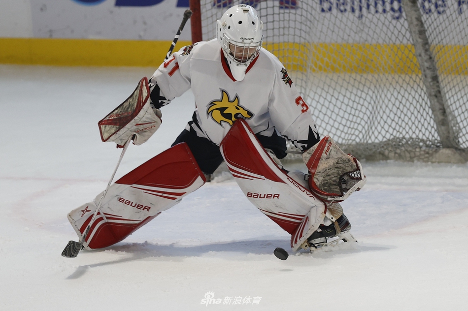 新浪直击-北京市青少年冰球俱乐部联赛季后赛