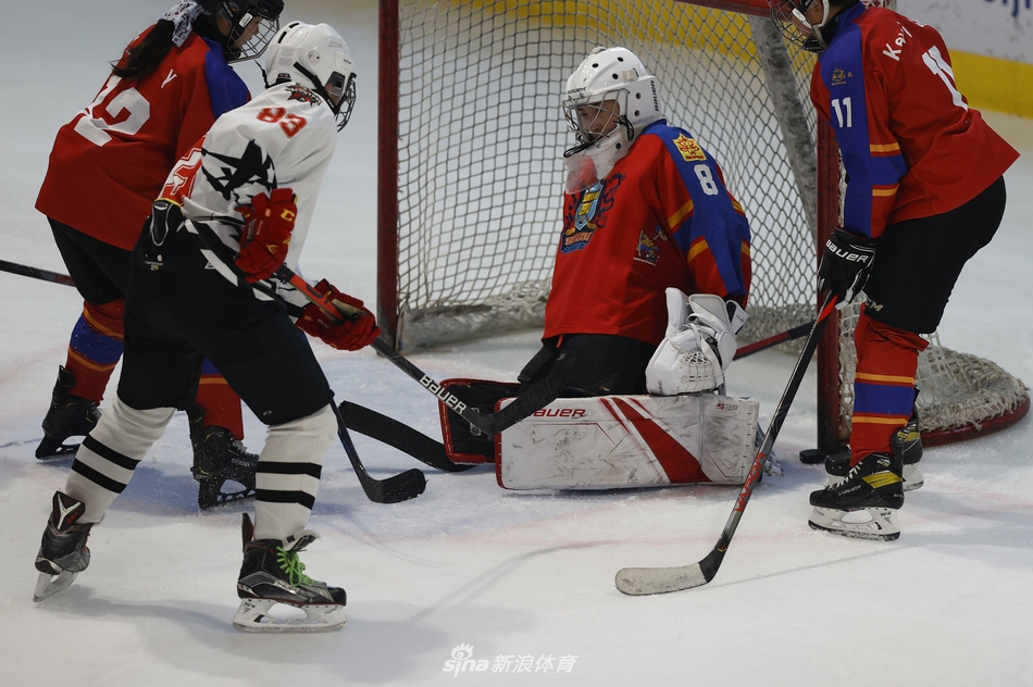 新浪直击-北京市青少年冰球俱乐部联赛季后赛