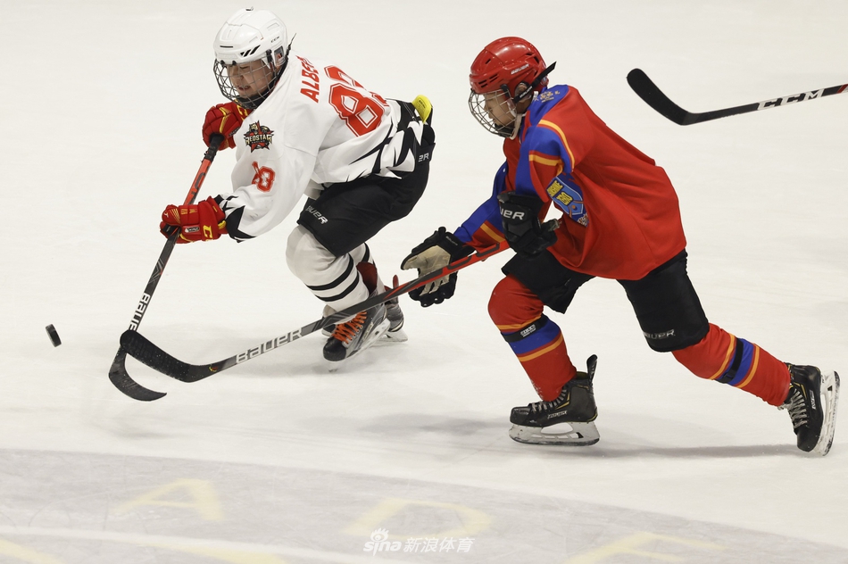 新浪直击-北京市青少年冰球俱乐部联赛季后赛