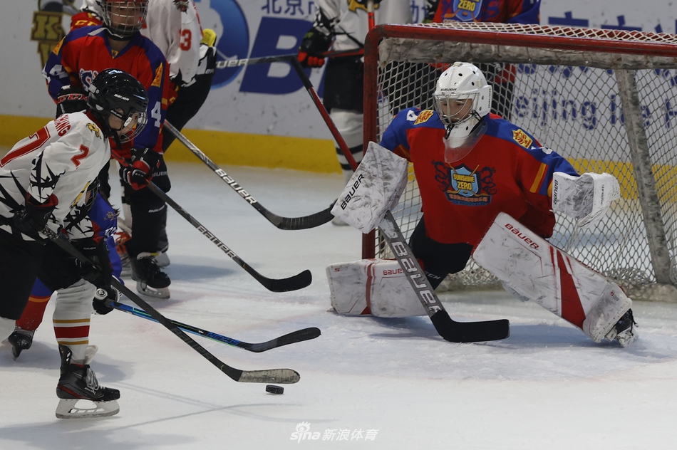 新浪直击-北京市青少年冰球俱乐部联赛季后赛
