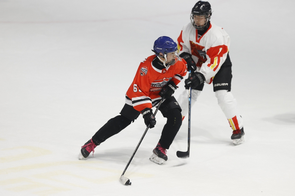 新浪直击北京市青少年冰球俱乐部联赛季后赛