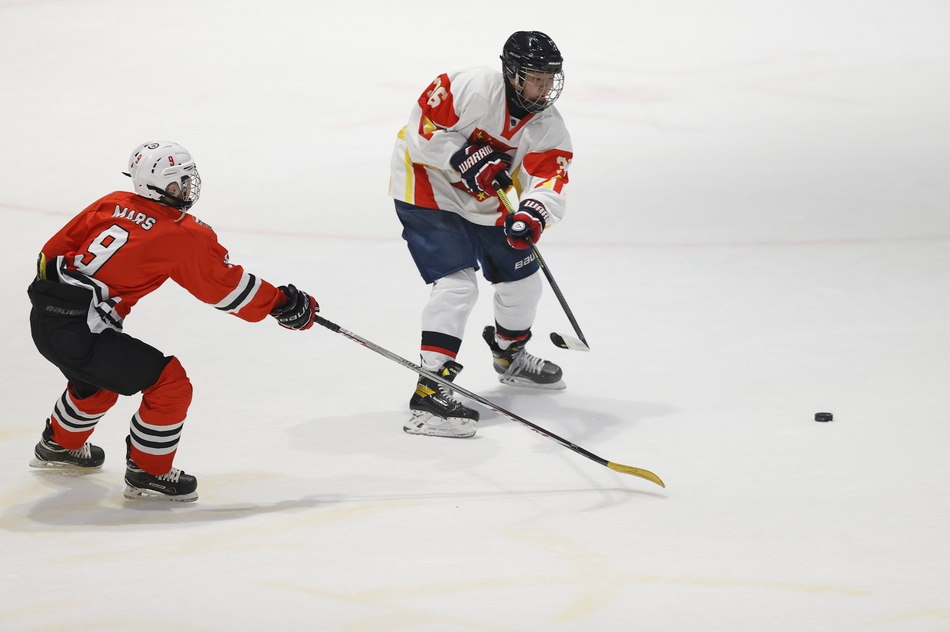 新浪直击北京市青少年冰球俱乐部联赛季后赛