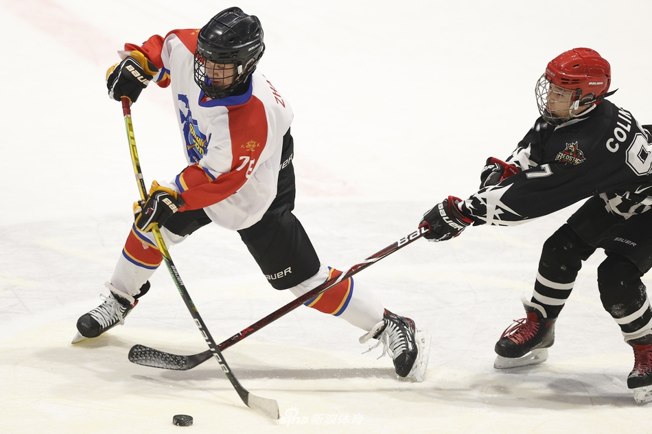 新浪直击北京市青少年冰球俱乐部联赛季后赛