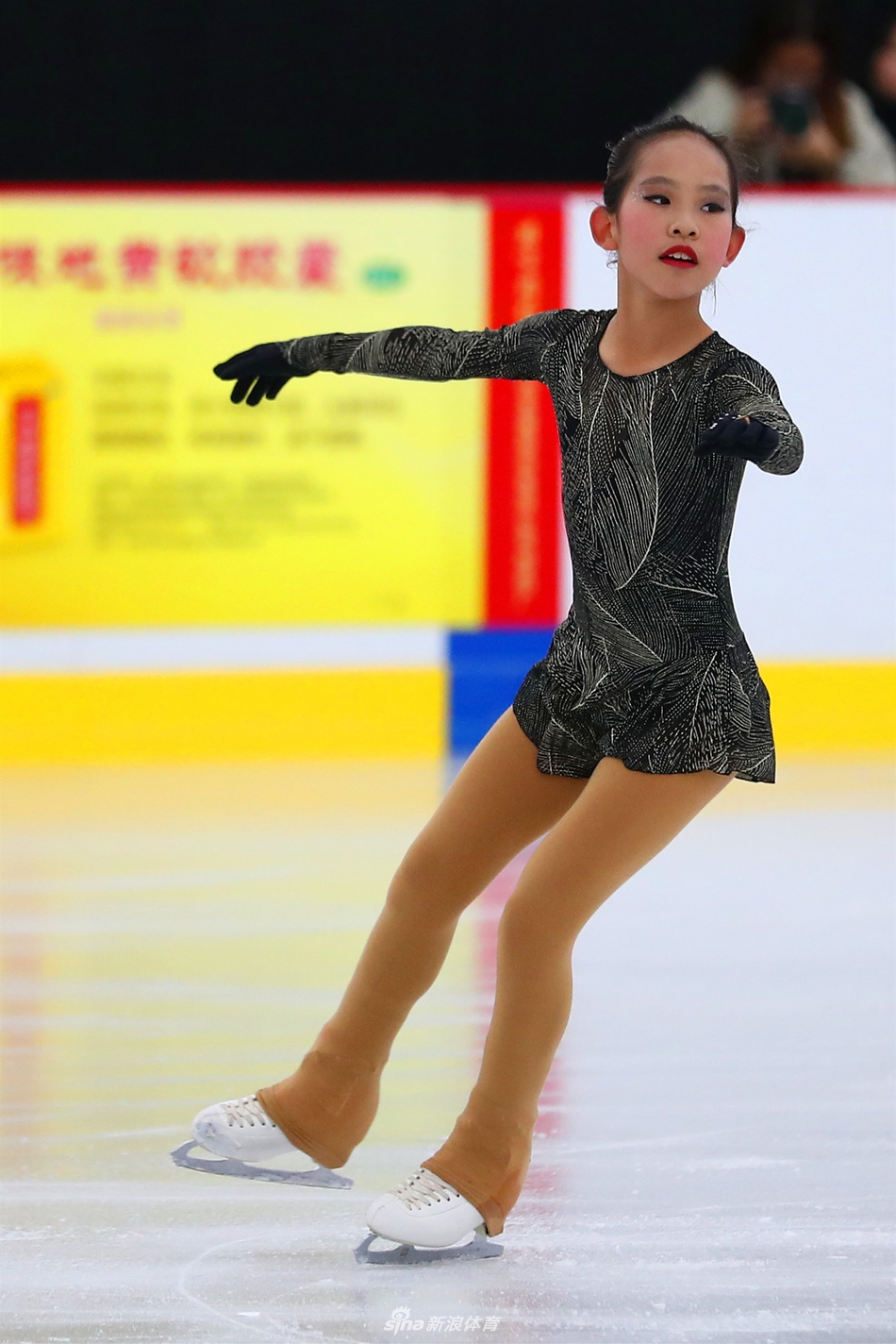 朝阳区青少年花样滑冰锦标赛_高清图集_新浪网