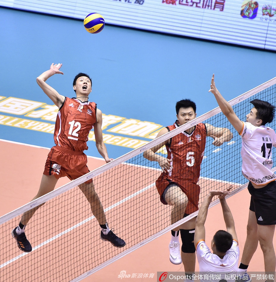 辽宁男排3-2河北男排刘亚男观战