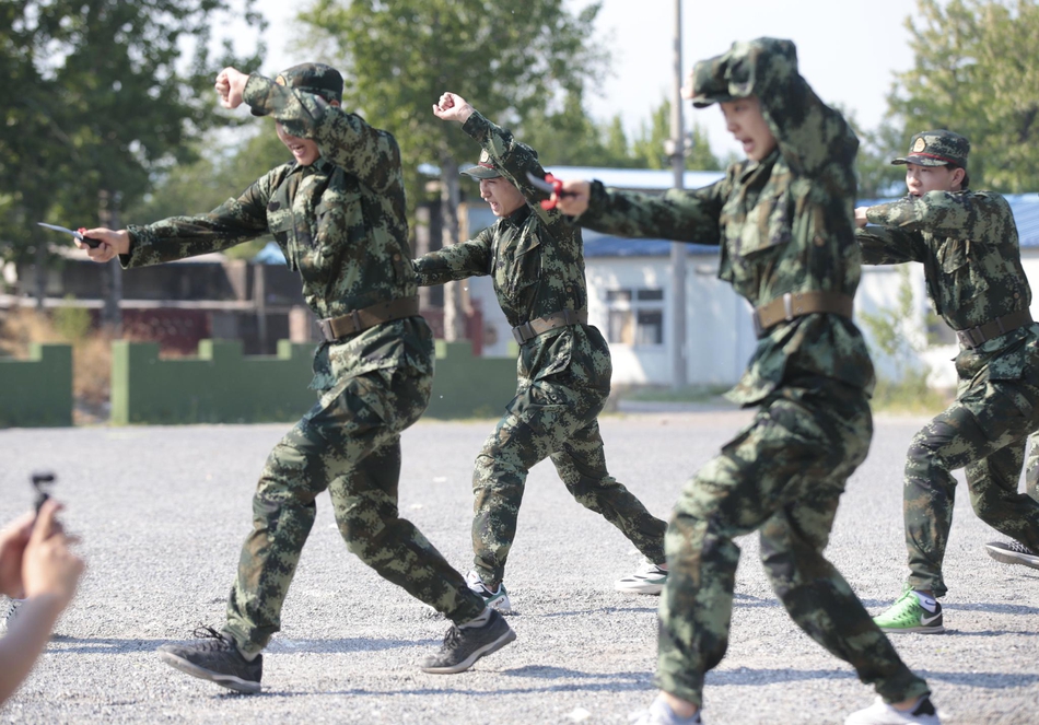 短道队军训闭营仪式在京举行