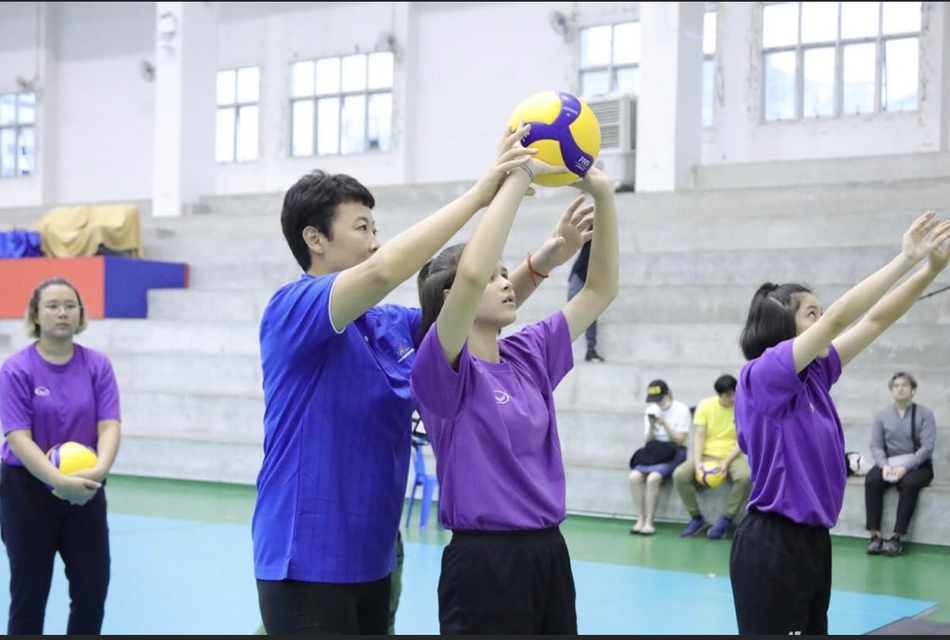 冯坤加提蓬泰国开课