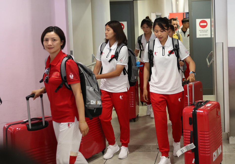 中国大学生体育代表团抵达意大利
