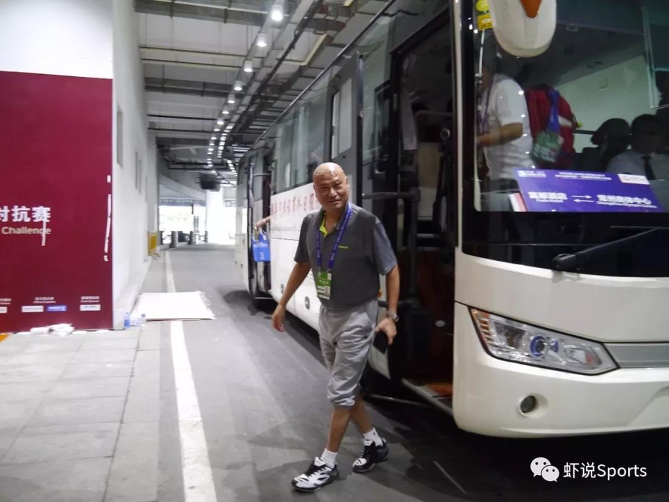 李矛回归国羽后首度公开亮相