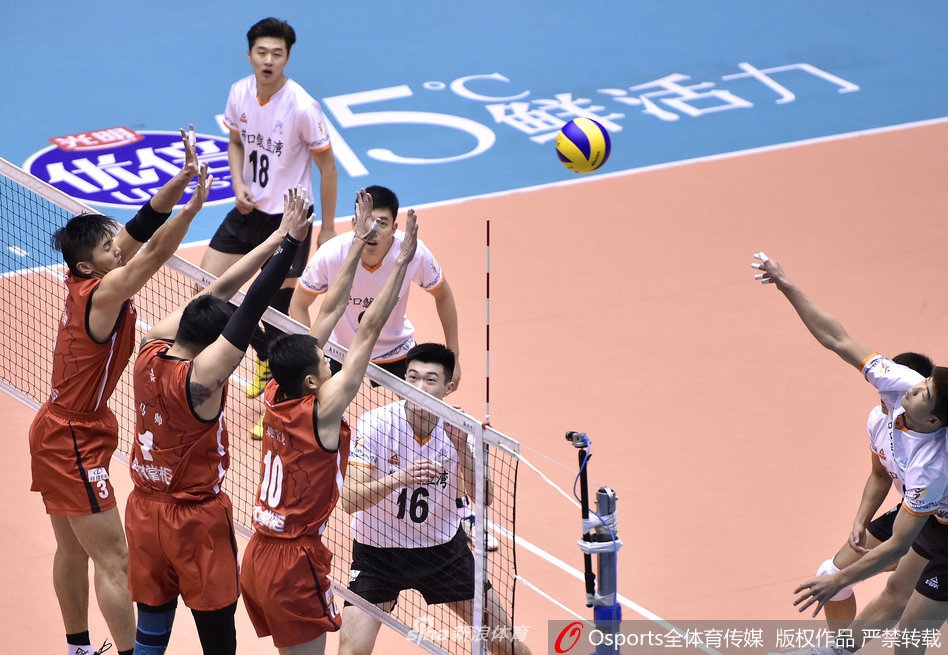 辽宁男排3-2河北男排刘亚男观战