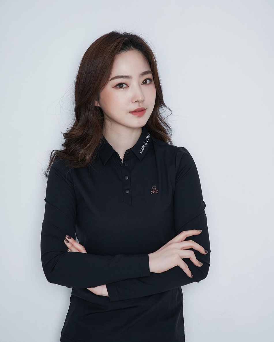 辣妈来了!韩国台球美女车侑蓝拍摄写真