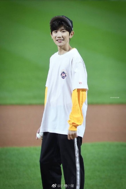 王源美职棒开球