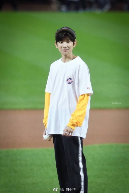 王源美职棒开球