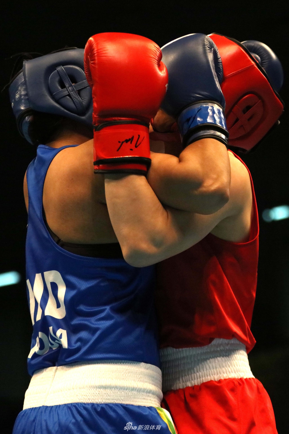 拳击奥运资格赛李倩晋级决赛