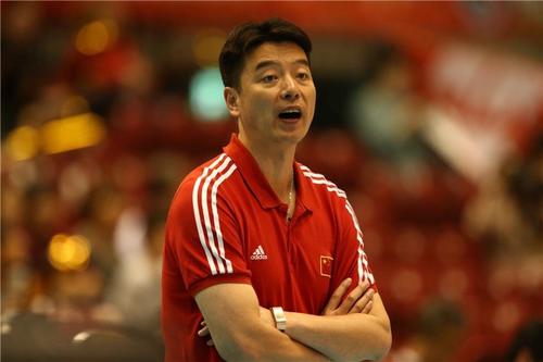 谢国臣:2012年底―2016年任男排主教练