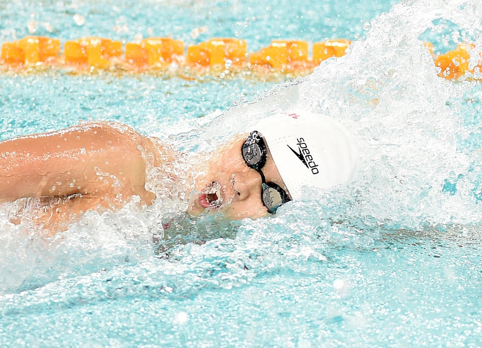 争霸赛：杨浚u获女100自冠军