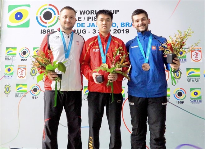 射击世界杯余浩楠夺冠破纪录