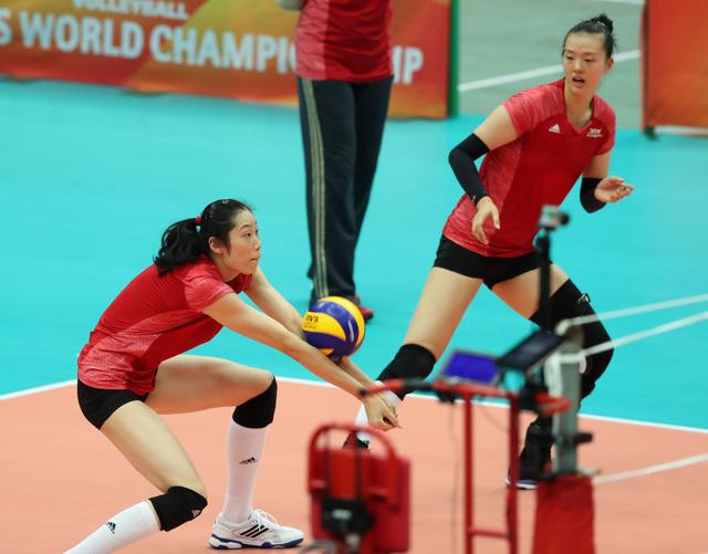 女排备战郎平亲自上阵