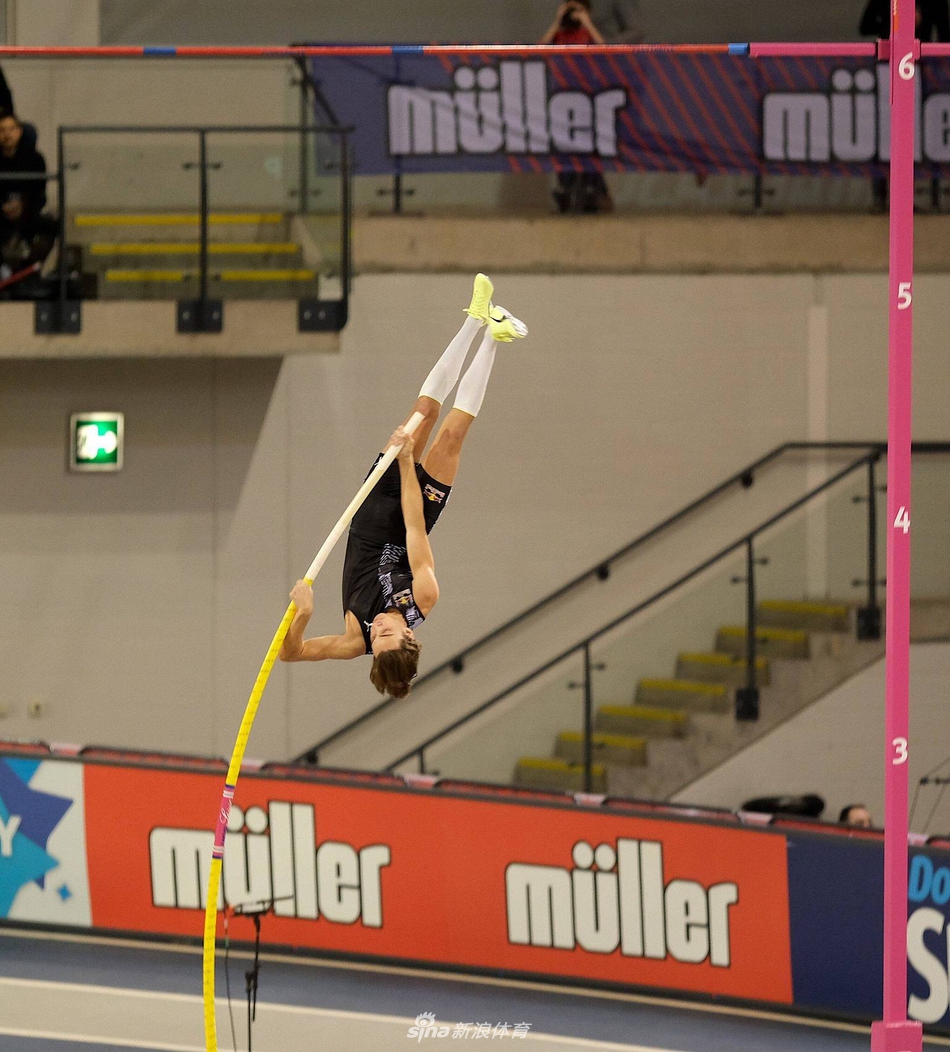 杜普兰蒂斯6米18破撑杆跳世界纪录